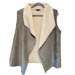 Madison & Lola Faux Suede Sherpa Lined Vest Size Large Gray